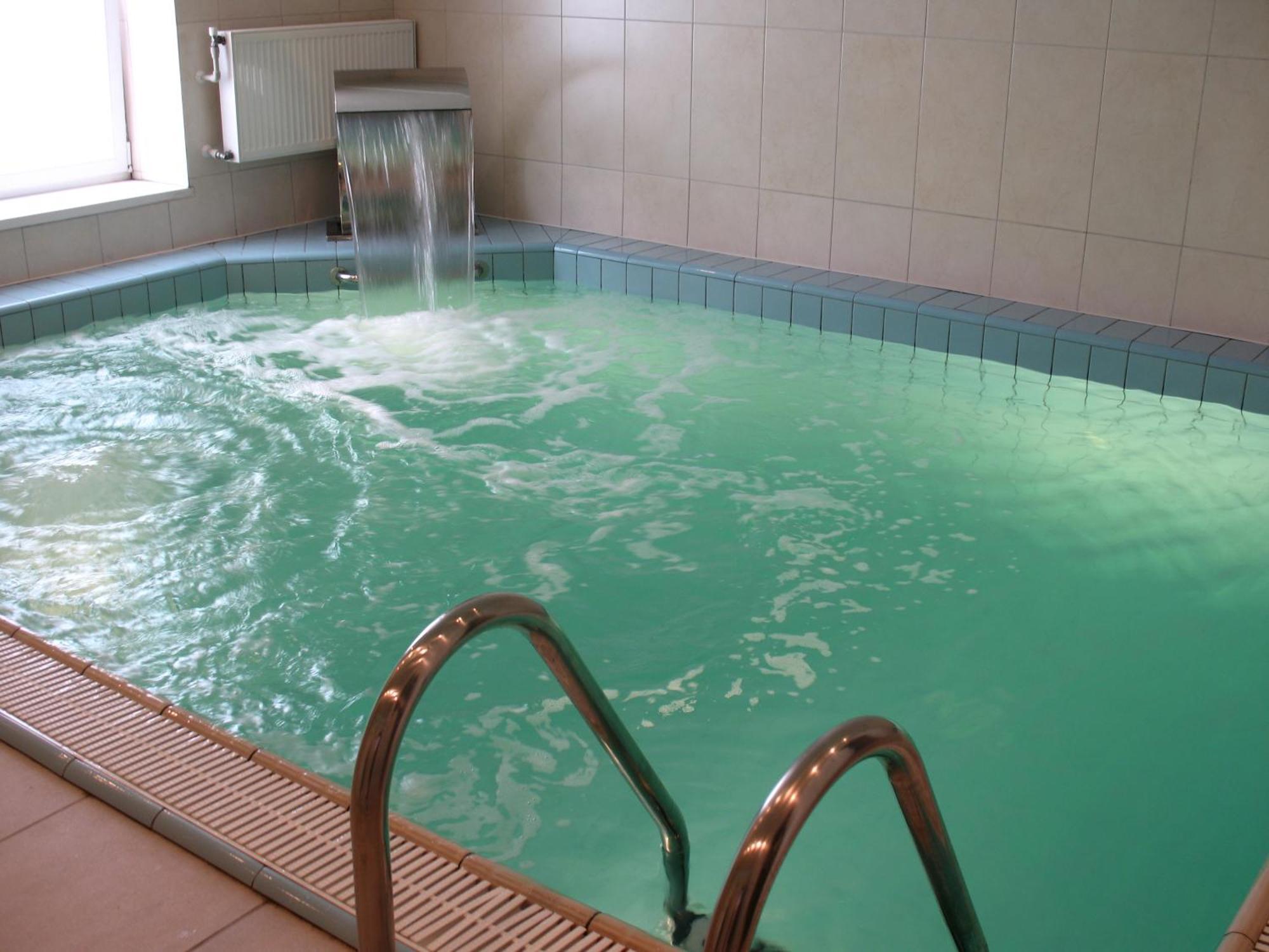 Optima Deluxe Kryvyi Rih Hotel Ngoại thất bức ảnh