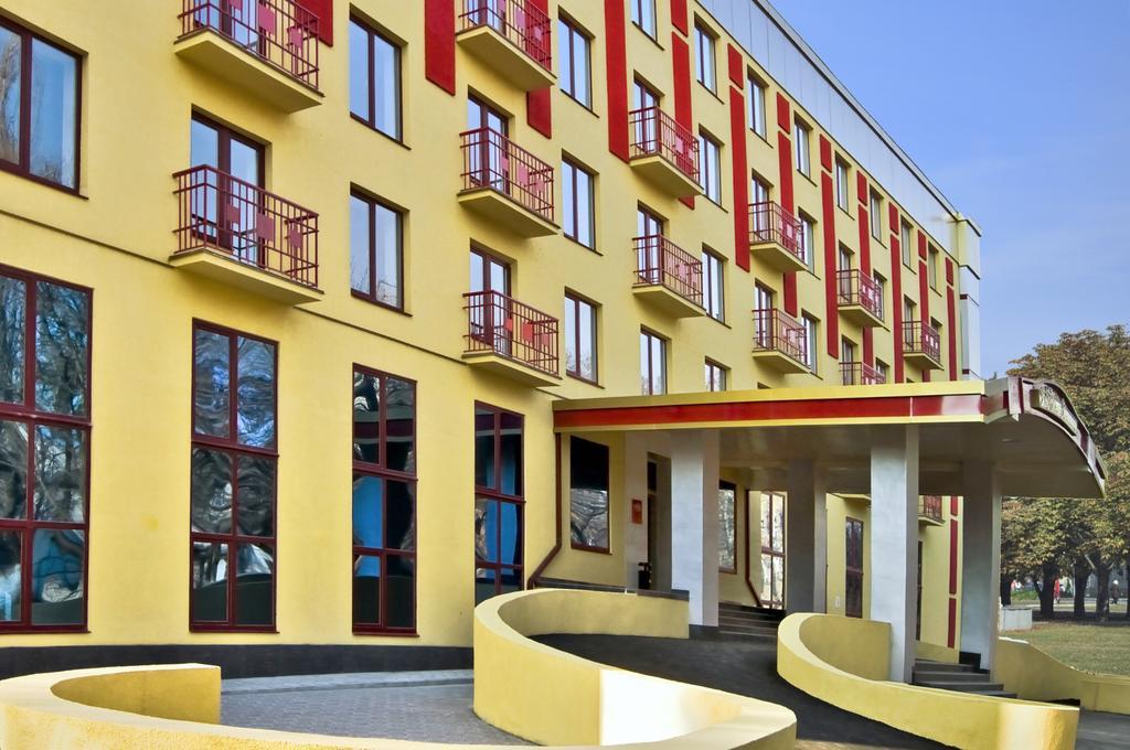 Optima Deluxe Kryvyi Rih Hotel Ngoại thất bức ảnh
